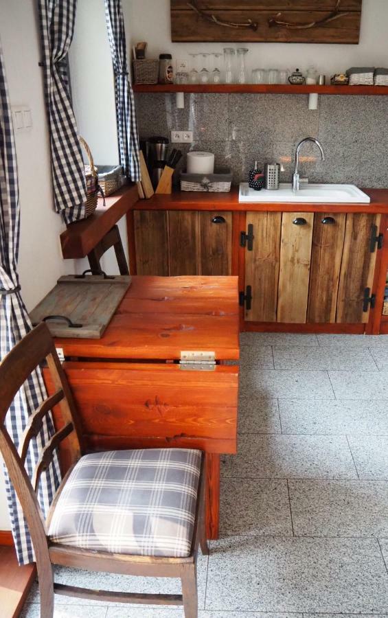 Wysoka 5 Homestay *